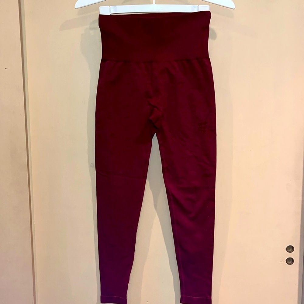 Jed North deep magenta leggings size XS / S in like new condition